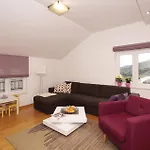 Apartmán Three-bedroom In
