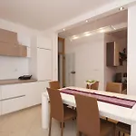 Three-bedroom In Apartmán *