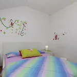 Three-bedroom In Апартаменты Рачишче