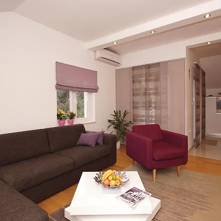 Apartament Three-bedroom In *