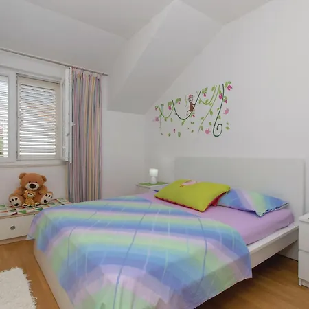 Three-bedroom In * Račišće