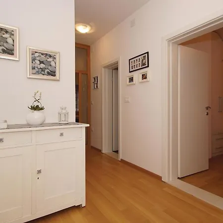 Three-bedroom In Apartament *