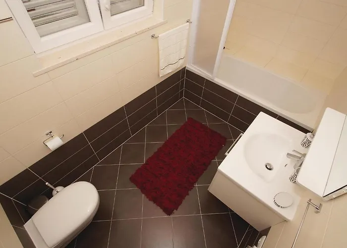 Three-bedroom In * Račišće