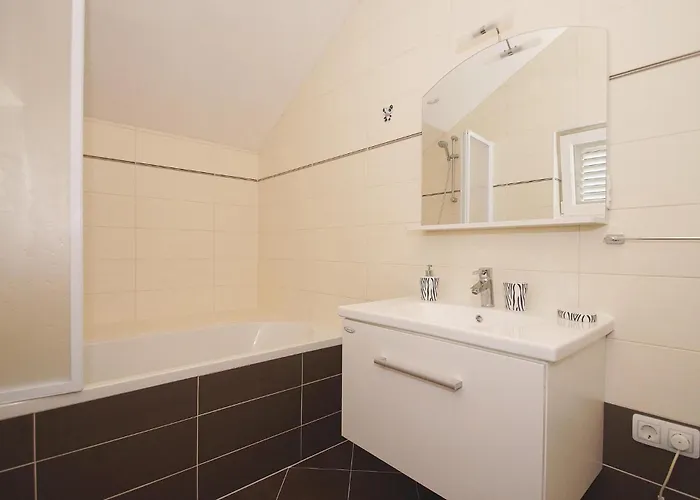 דירה Three-bedroom In Račišće