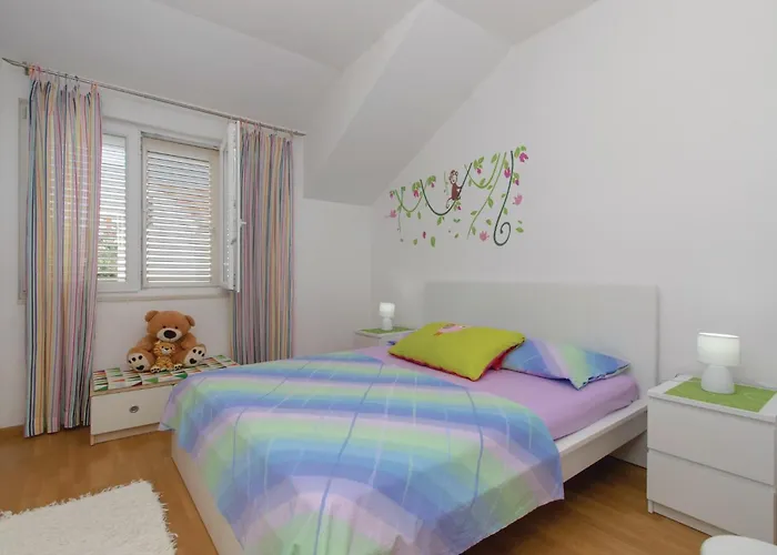 Three-bedroom In * Račišće